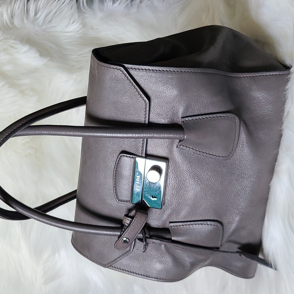 💯 Authentic Prada Handbag 🍀 - Picture 14 of 16